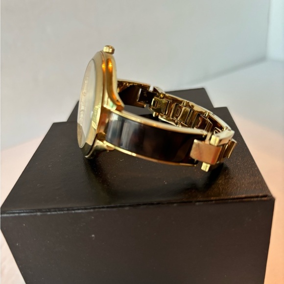 Michael Kors Bracelet Watch With Tortoise Shell on Both Sides of the Bracelet - Picture 9 of 10